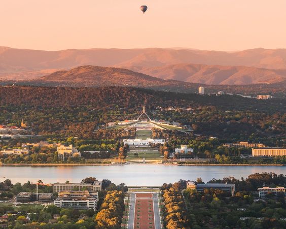 Menjelajahi Canberra, Ibukota Australia yang Unik