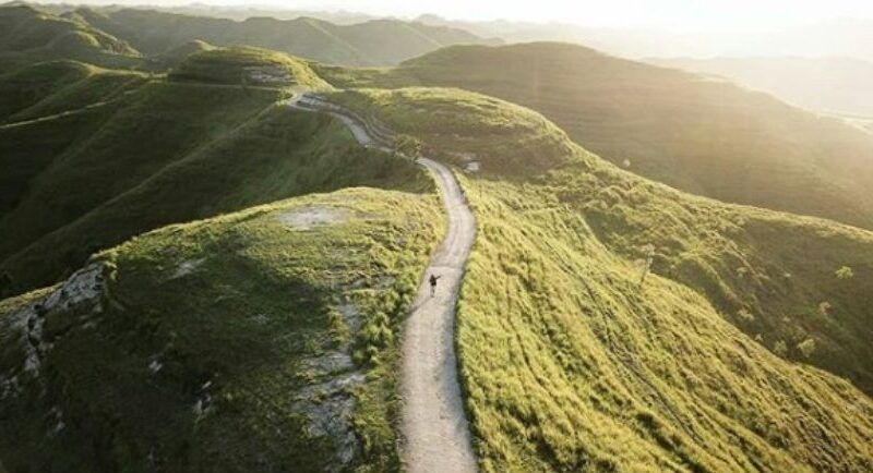 Menjelajahi Keindahan Tanarara, Jalan Terindah di Sumba