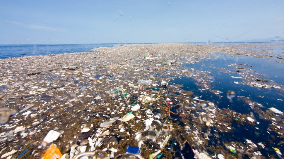 Perang Melawan Plastik Perairan Laut Dunia