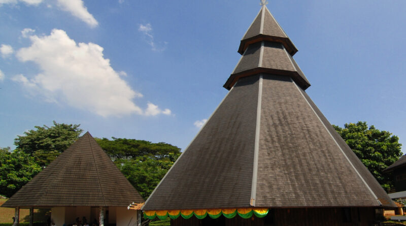 Rumah Adat Kariwari