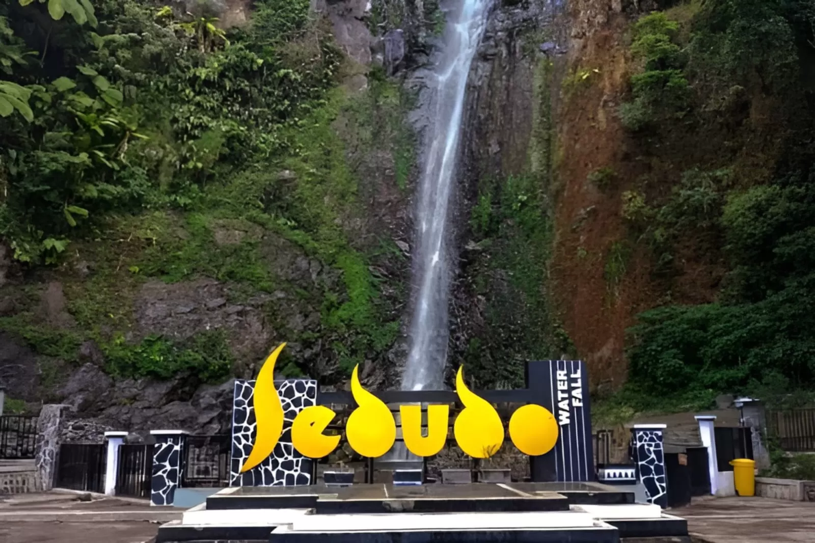 Air Terjun Sedudo