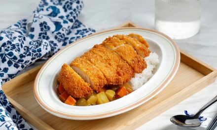 Chicken Katsu, Begini Gorengnya Biar Tepung Nempel & Renyah