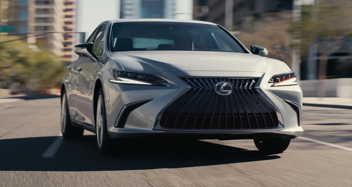 Lexus ES, Sedan Mewah Elegan Kenyamanan dan Teknologi Tinggi