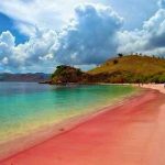 Pantai Pulau Merah, Surga Eksotis di Ujung Selatan Banyuwangi