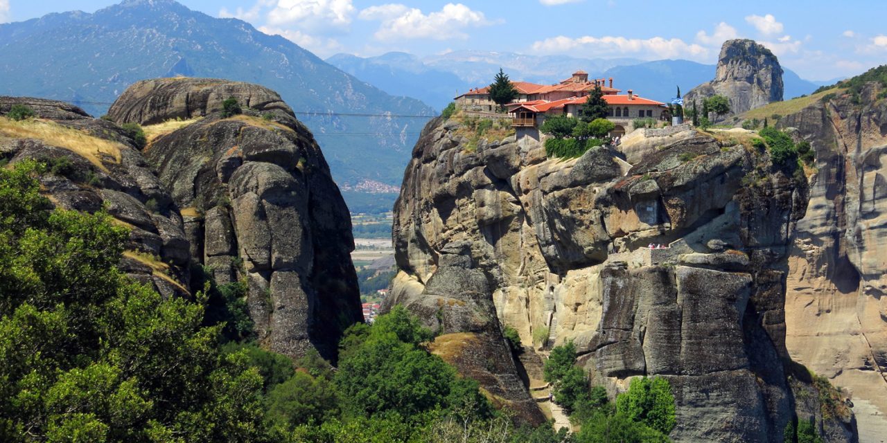 Destinasi Meteora Keajaiban Alam Dan Spiritual Di Yunani