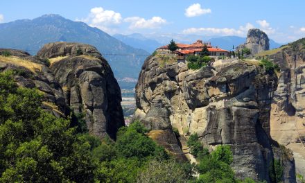 Destinasi Meteora Keajaiban Alam Dan Spiritual Di Yunani