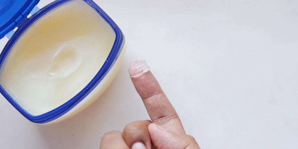 1001 Manfaat Vaseline Petroleum Jelly Di Serbu Kaum Wanita