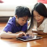 Risiko Mata Juling Pada Anak Yang Kecanduan Gadget
