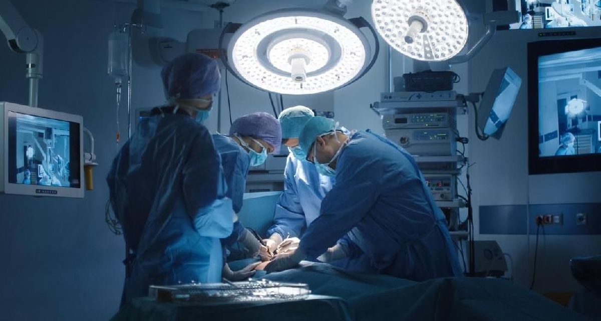 Meningkatkan Pelatihan Bedah Dengan Alat Simulator Laparoskopi