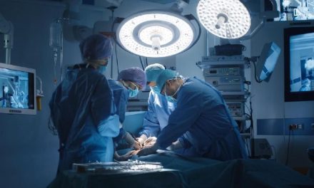 Meningkatkan Pelatihan Bedah Dengan Alat Simulator Laparoskopi