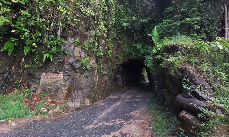 Misteri Batu Lubang