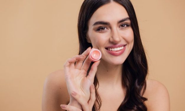 Cegah Bibir Gelap Dengan Menggunakan Produk Ber SPF