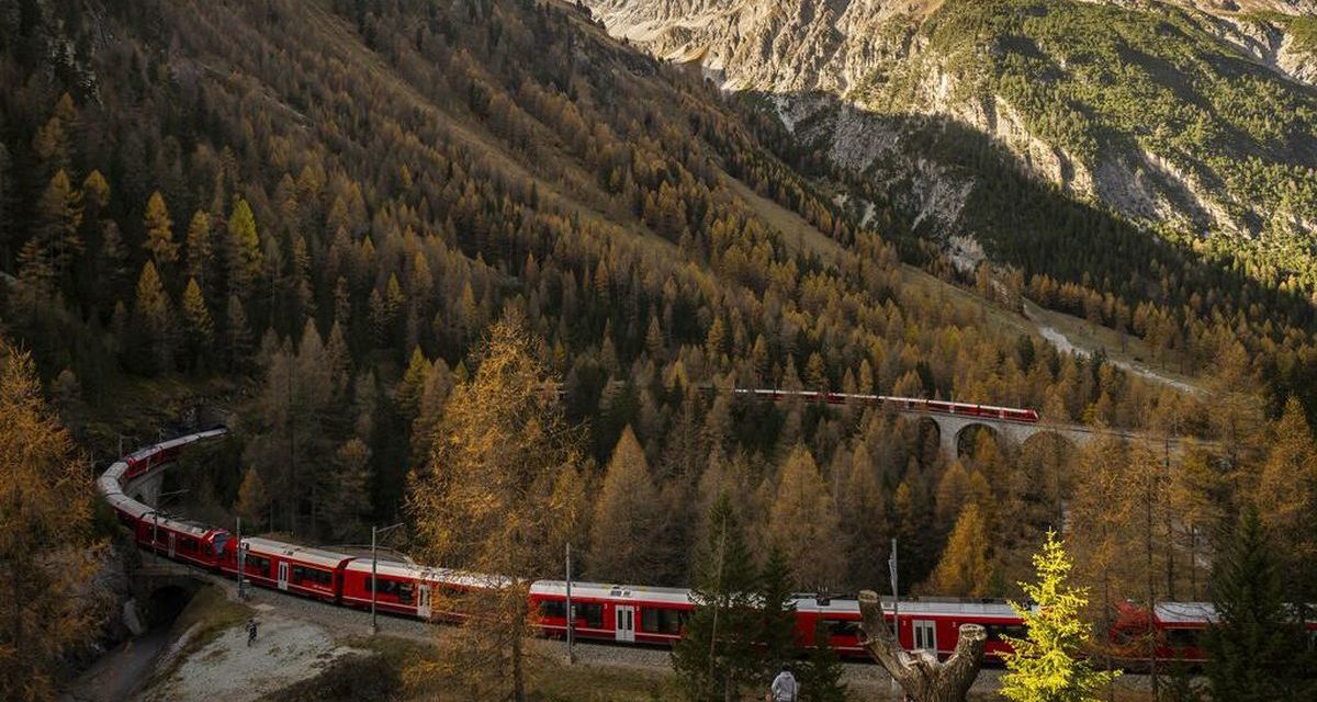 Kereta Api Terpanjang Di Dunia Dengan 100 Gerbong Ada Di Swiss