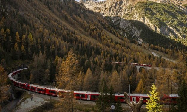 Kereta Api Terpanjang Di Dunia Dengan 100 Gerbong Ada Di Swiss