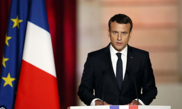 Emmanuel Macron Politisi Sekaligus Presiden Yang Relatif Muda